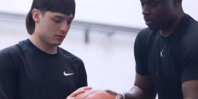  Peso Pluma y NBA: Doble P impacta en video con habilidades para el basquetbol