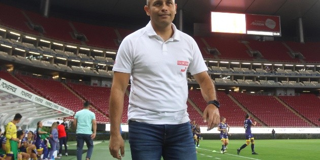  Chivas: Juan Pablo “Pato” Alfaro es destituido del equipo Femenil